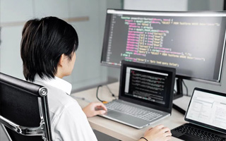 益阳 ,php声明和调用变量的符号是什么？